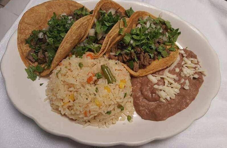 Las Islas Marias II | restaurant | 2903 W Diversey Ave, Chicago, IL 60647, USA | 7732527303 OR +1 773-252-7303