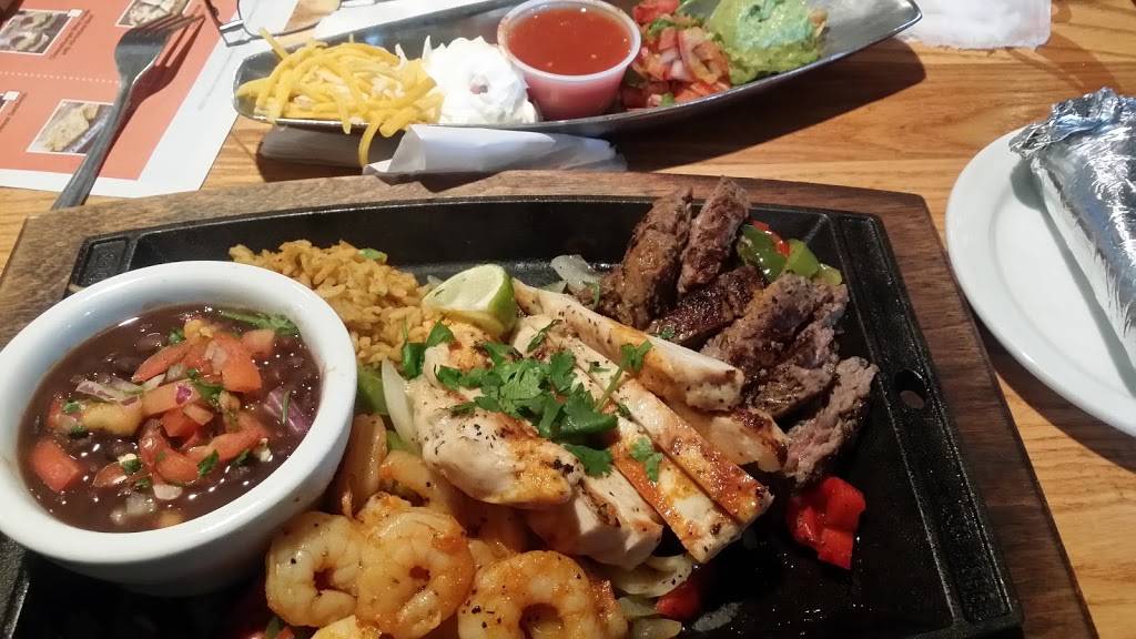 Chilis Grill & Bar | restaurant | 2024 Fayetteville Rd, Van Buren, AR 72956, USA | 4794718445 OR +1 479-471-8445