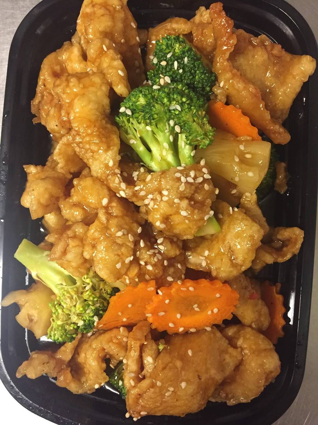 Von Thai | restaurant | 11494 E 10 Mile Rd, Warren, MI 48089, USA | 5864864930 OR +1 586-486-4930