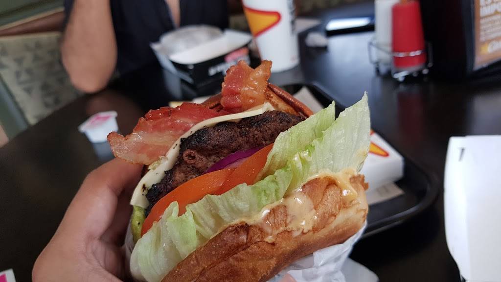 Carls Jr | restaurant | Int. 40, Paseo Ensenada 502, Playas, Playas Coronado, 22000 Tijuana, B.C., Mexico | 016641163089 OR +52 664 116 3089