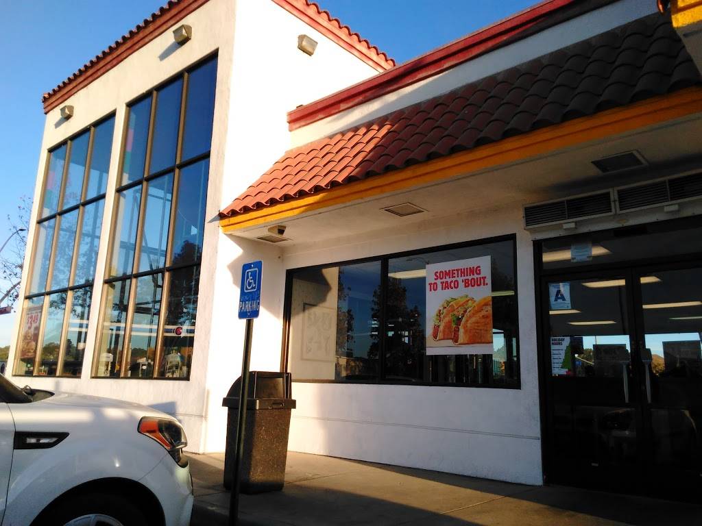 Burger King | restaurant | 18611 Dexter Ave, Lake Elsinore, CA 92532, USA | 9096745729 OR +1 909-674-5729