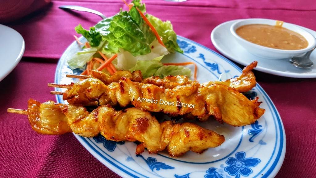 Sorn Thai Restaurant | restaurant | 2550 Yonge St, Toronto, ON M4P 2J2, Canada | 4163223563 OR +1 416-322-3563