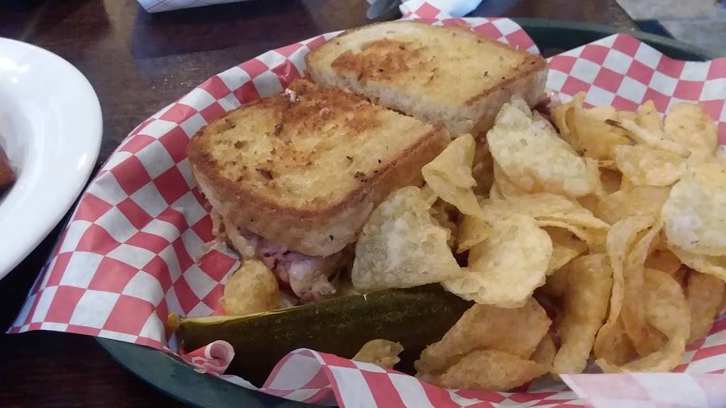 Varsity Club | restaurant | 910 Willowdale Rd, Morgantown, WV 26505, USA | 3045995990 OR +1 304-599-5990