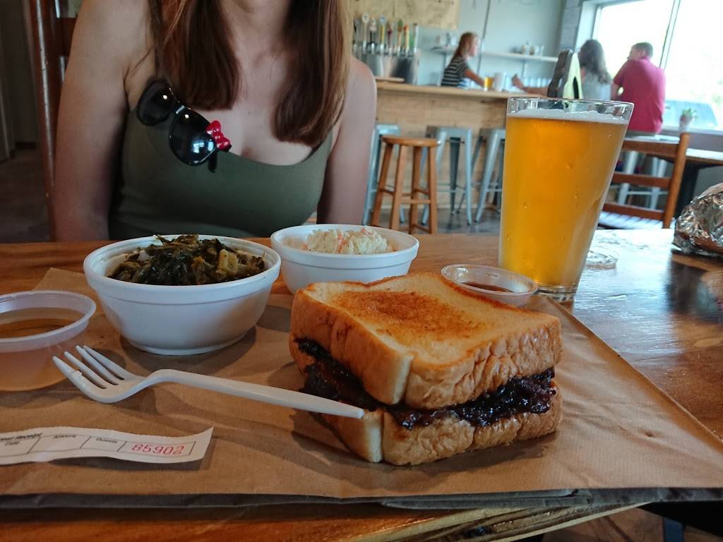 Riverside Taphouse | restaurant | 635 E Elk Ave, Elizabethton, TN 37643, USA | 4232135564 OR +1 423-213-5564