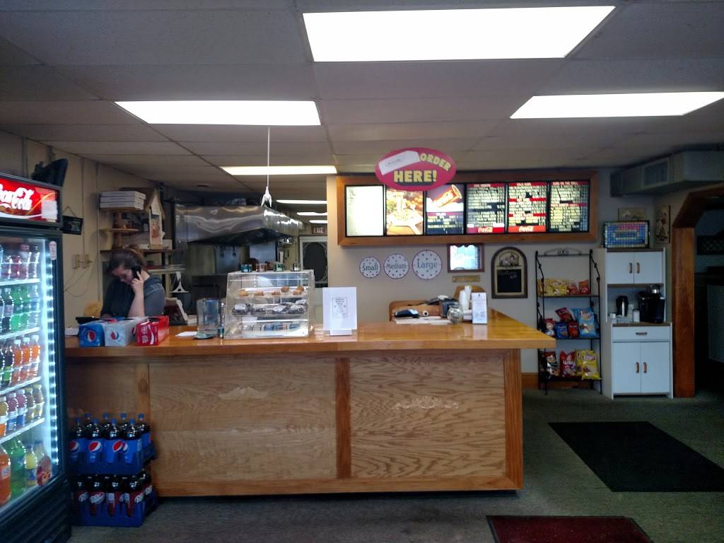 House of Pizza | restaurant | 8 Main Street, Triangle Plaza, Newport, ME 04953, USA | 2073682155 OR +1 207-368-2155