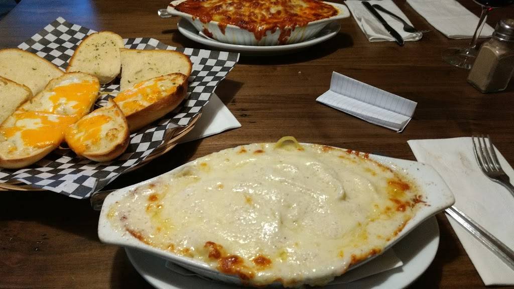 Bobs Place | restaurant | 121 Lock St E, Dunnville, ON N1A 1J6, Canada | 9057747463 OR +1 905-774-7463