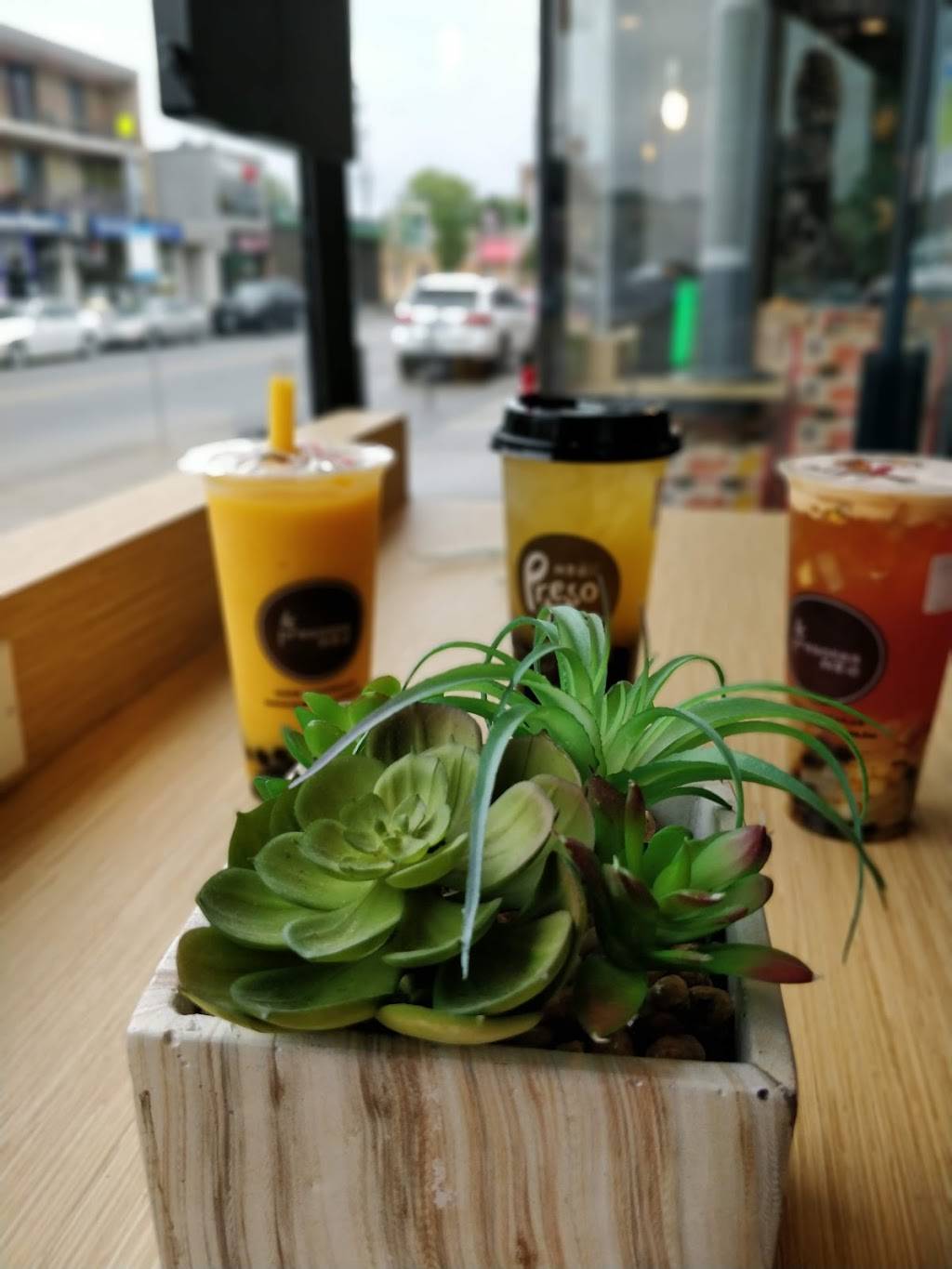 鮮茶道 Presotea Bubble Tea | restaurant | 2185 Wyandotte St W, Windsor, ON N9B 1K1, Canada | 2892336688 OR +1 289-233-6688