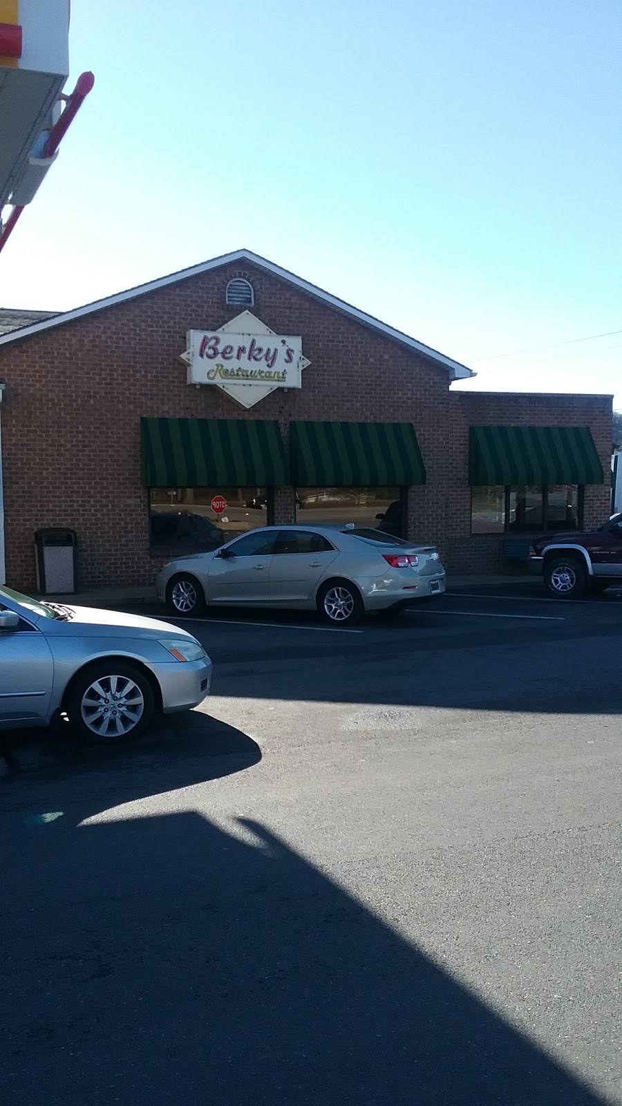 TravelCenters of America | restaurant | 2516 N Lee Hwy, Lexington, VA 24450, USA | 5404633478 OR +1 540-463-3478