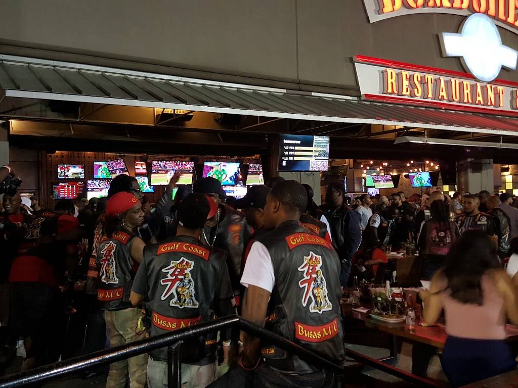 Bombshells | restaurant | 12810 Gulf Fwy, Houston, TX 77034, USA | 2814843279 OR +1 281-484-3279