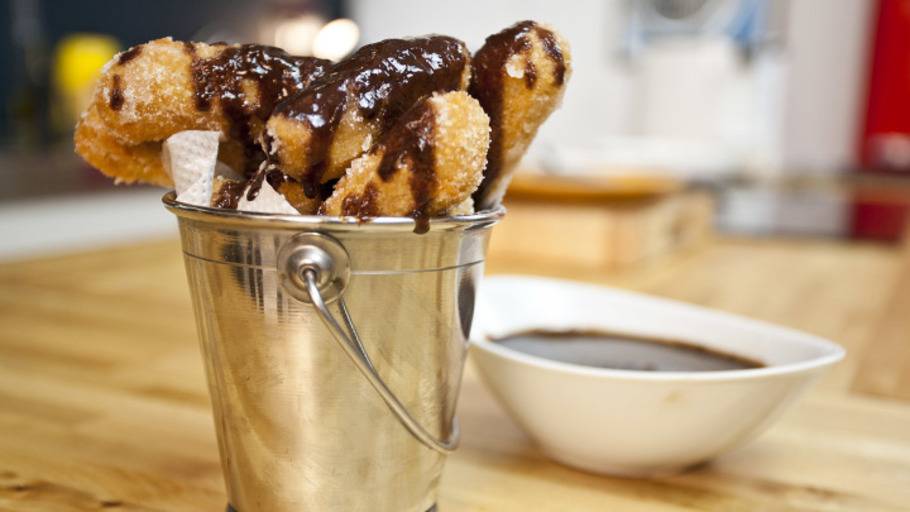 Churros Montréal | restaurant | 7497 Rue St-Hubert, Montréal, QC H2R 2N5, Canada | 5142716006 OR +1 514-271-6006