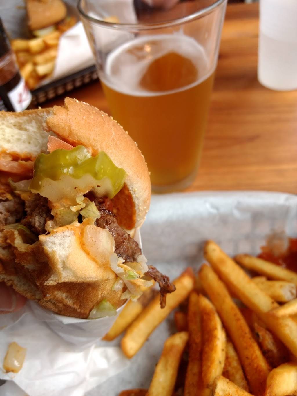 Killer Burger | restaurant | 616 NE 81st St, Vancouver, WA 98665, USA | 3602581151 OR +1 360-258-1151