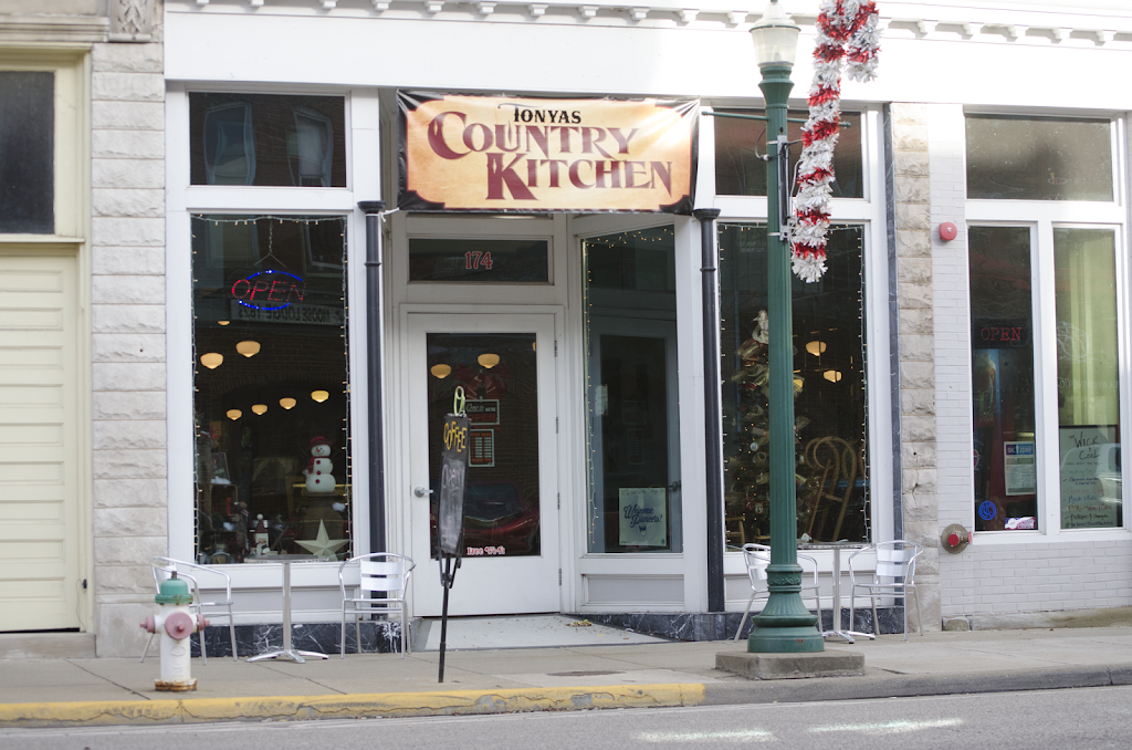 Tonyas Country Kitchen | restaurant | 174 Front St, Marietta, OH 45750, USA | 7403715027 OR +1 740-371-5027