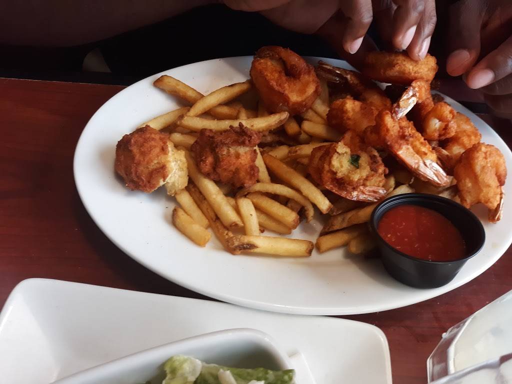 Ruby Tuesday | restaurant | 1807 S Main St, Farmville, VA 23901, USA | 4343913475 OR +1 434-391-3475