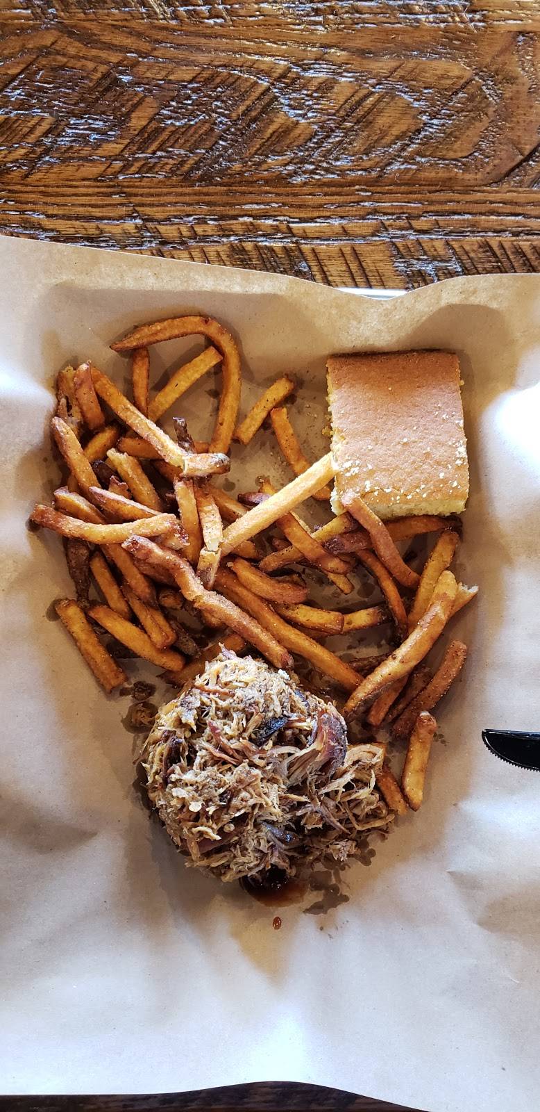 MISSION BBQ | restaurant | 890 E Big Beaver Rd, Troy, MI 48083, USA | 2483403860 OR +1 248-340-3860