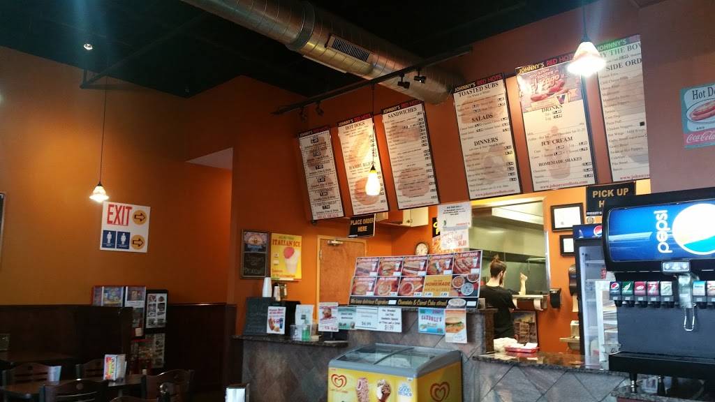Johnnys Red Hots | restaurant | 4931 IL-59, Naperville, IL 60564, USA | 6309042800 OR +1 630-904-2800