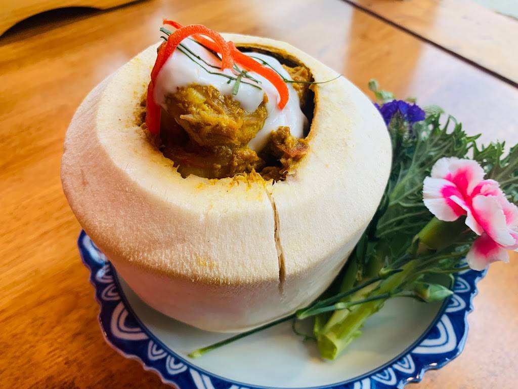 Hom Mali Thai and Sushi on North Ave | restaurant | 417 W North Ave, Chicago, IL 60610, USA | 3126643400 OR +1 312-664-3400