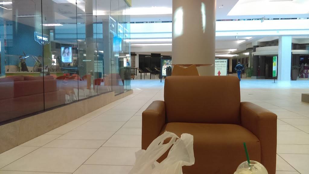 Villa Pizza | restaurant | 2315 Lloyd Center Sp F-307, Portland, OR 97232, USA | 5033353738 OR +1 503-335-3738