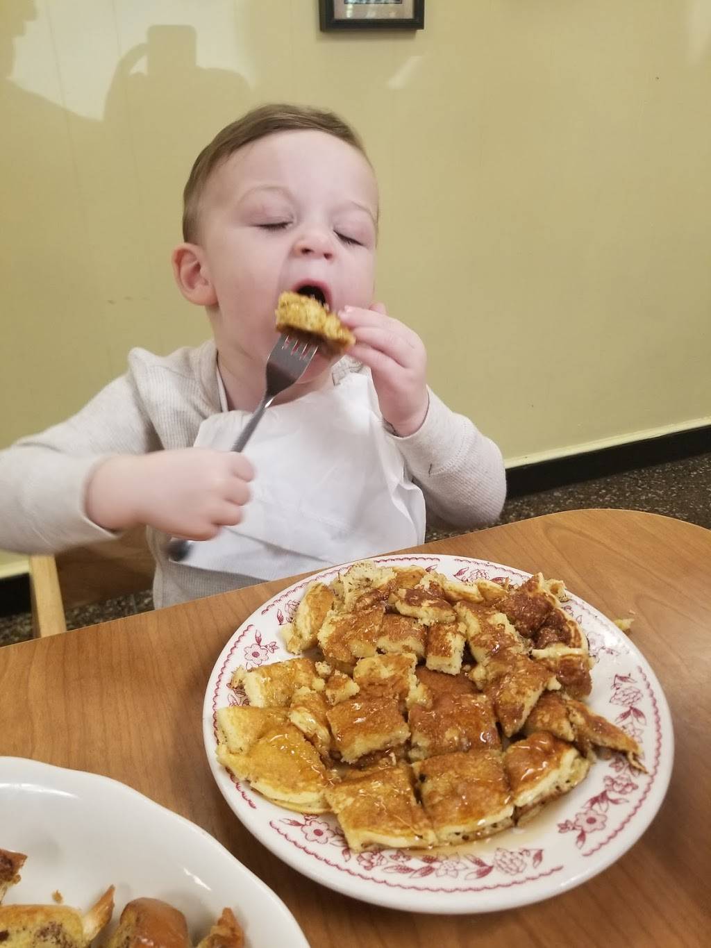 Stanneys Ice Cream & Sandwich | restaurant | 300 Union St, Holbrook, MA 02343, USA | 7817671210 OR +1 781-767-1210