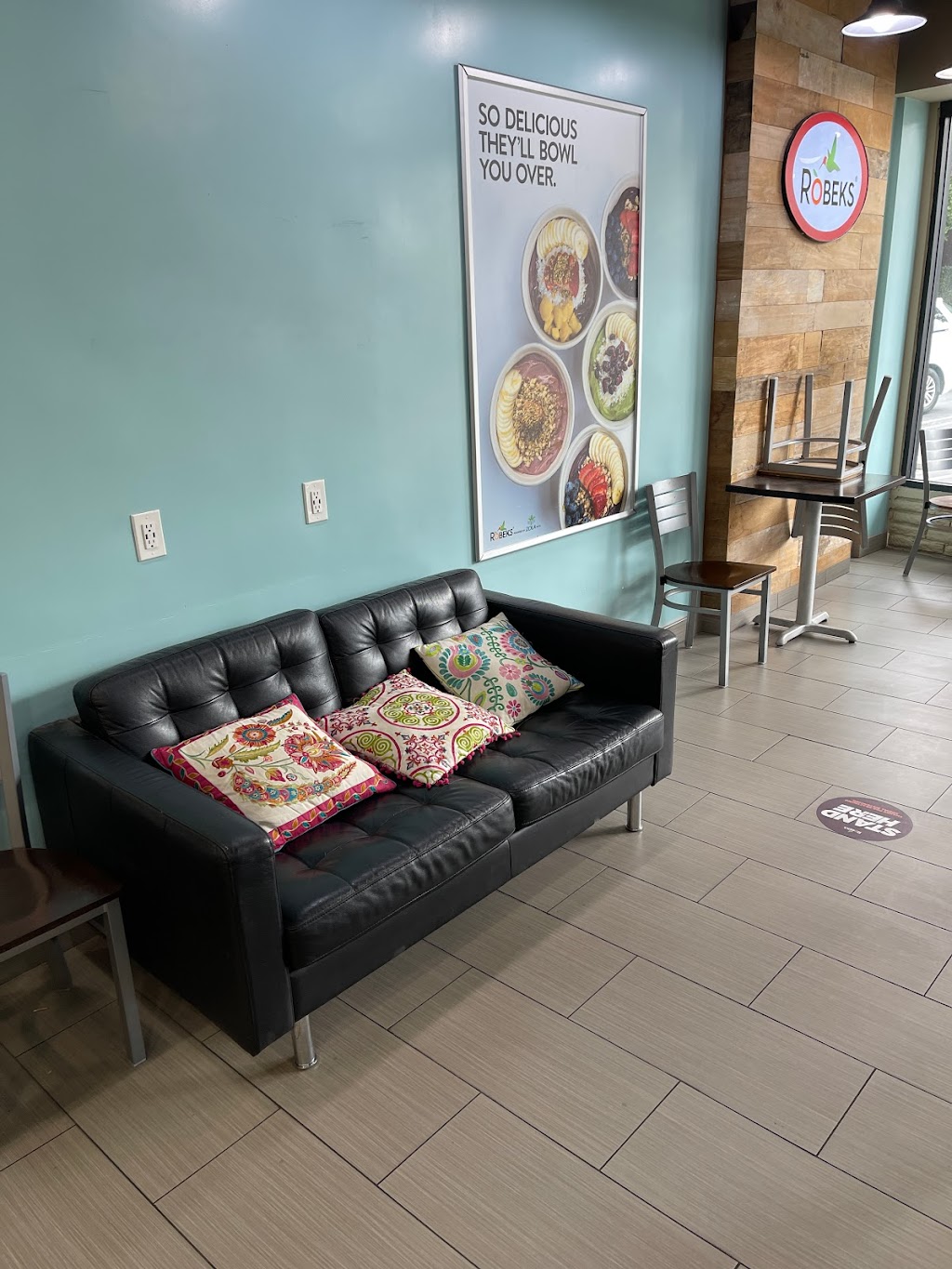 Robeks Fresh Juices & Smoothies | restaurant | 4922 Balboa Blvd, Encino, CA 91316, USA | 7472823322 OR +1 747-282-3322