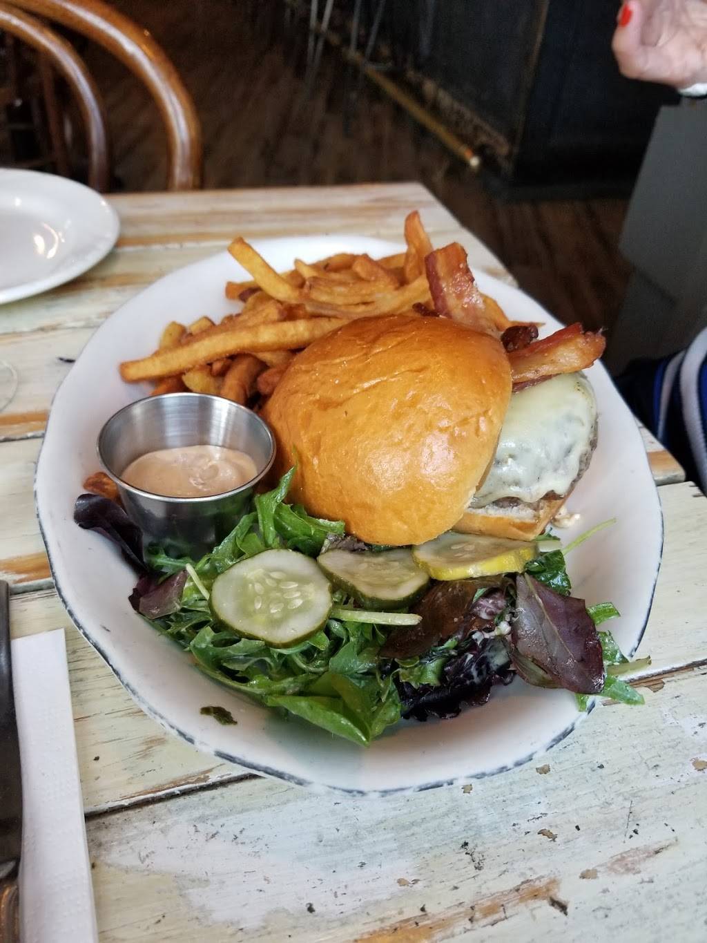 Le Paddock | restaurant | 1235 Prospect Ave, Brooklyn, NY 11218, USA | 7184350921 OR +1 718-435-0921