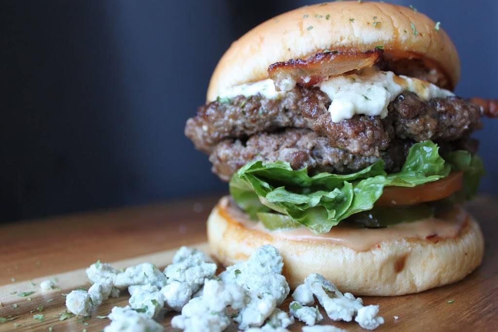 M&O Station Grill | restaurant | 200 Carroll St #110, Fort Worth, TX 76107, USA | 8178828020 OR +1 817-882-8020