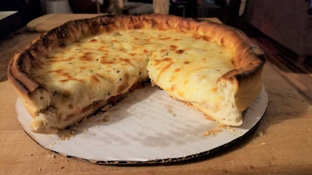 Ginos Pizzeria & Bar | restaurant | 701 Broadway, Wisconsin Dells, WI 53965, USA | 6086782299 OR +1 608-678-2299