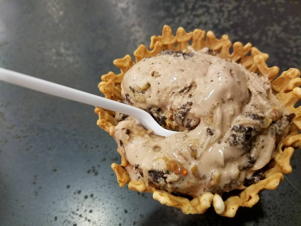 Cold Stone Creamery | bakery | 2250 Town Center Ave #125, Melbourne, FL 32940, USA | 3216371450 OR +1 321-637-1450