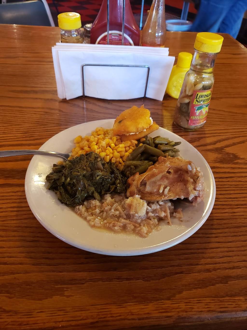 Rascals Restaurant | restaurant | 117 W Louisiana Ave, Vivian, LA 71082, USA | 3183755292 OR +1 318-375-5292