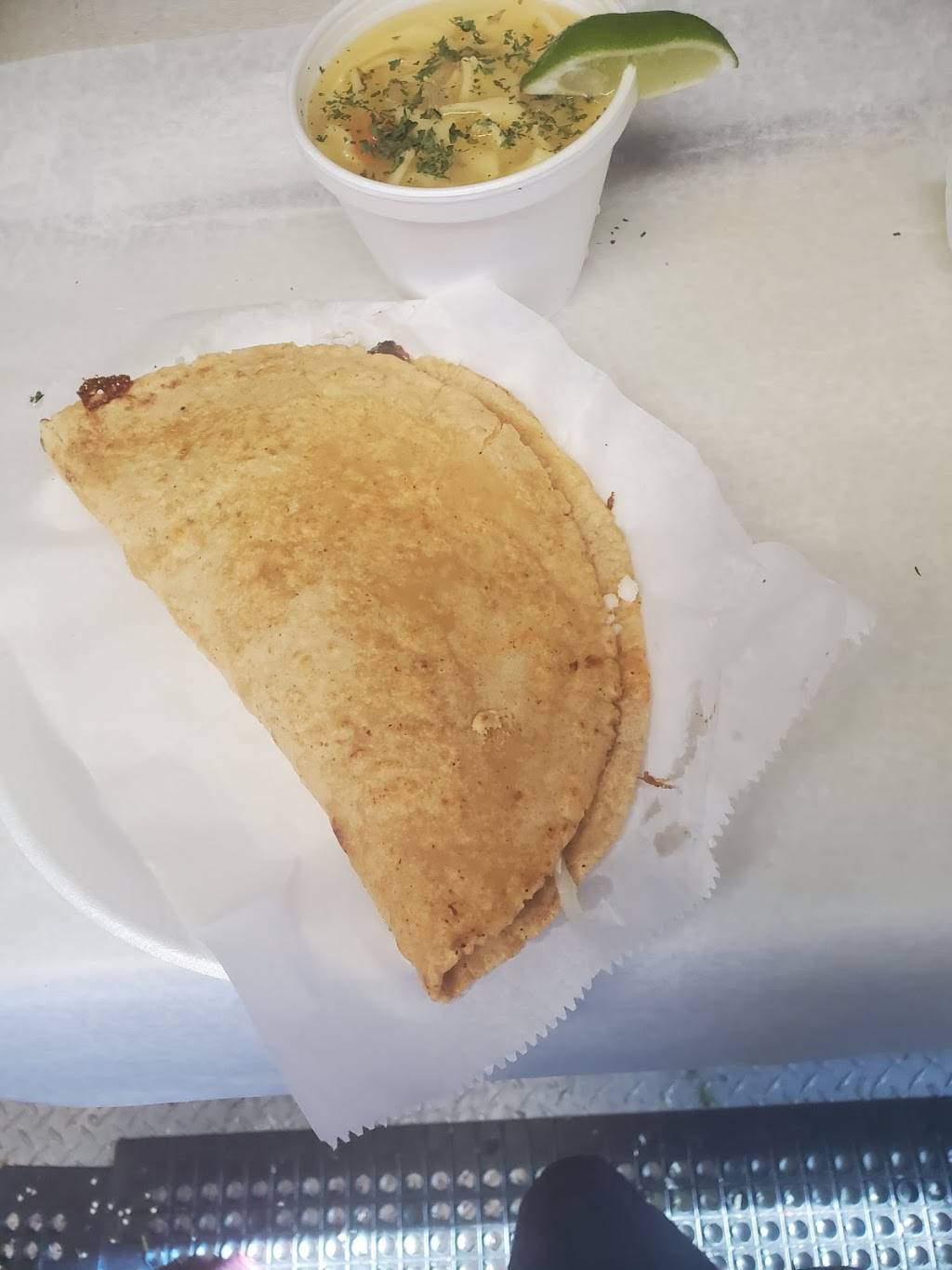 Tacos El Compa | restaurant | 12th and National, Milwaukee, WI 53204, USA | 4143248779 OR +1 414-324-8779