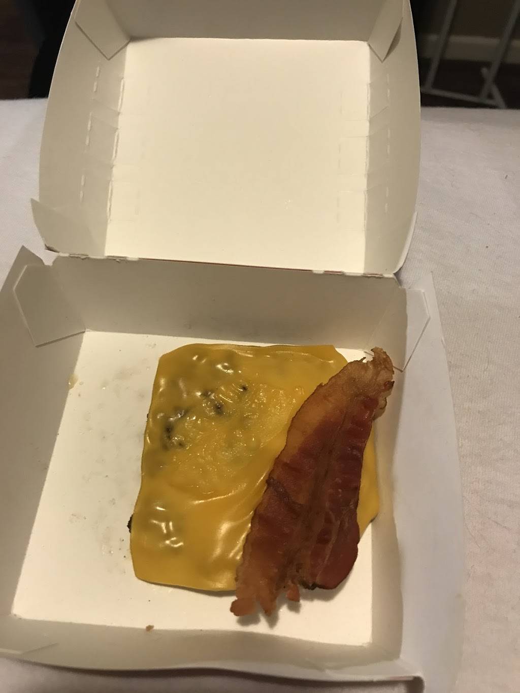 Jack in the Box | restaurant | 404 W Illinois Ave, Dallas, TX 75224, USA | 2149465019 OR +1 214-946-5019