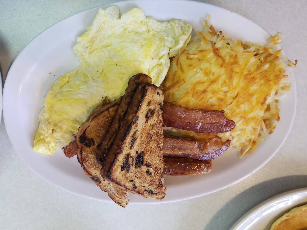 Cs Waffle Family Restaurant | restaurant | 920 W Liberty St, Hubbard, OH 44425, USA | 3305347631 OR +1 330-534-7631