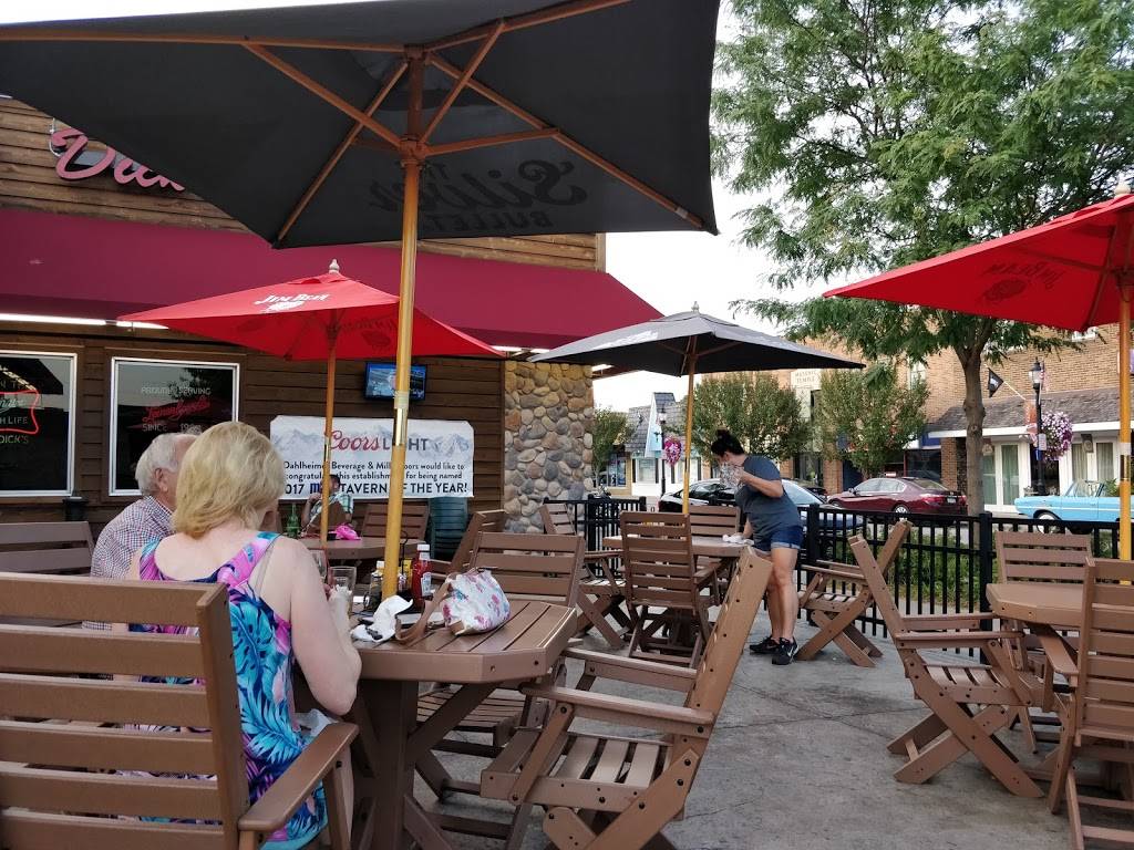 Dicks Bar & Grill | restaurant | 205 Central Ave, Osseo, MN 55369, USA | 7634257400 OR +1 763-425-7400