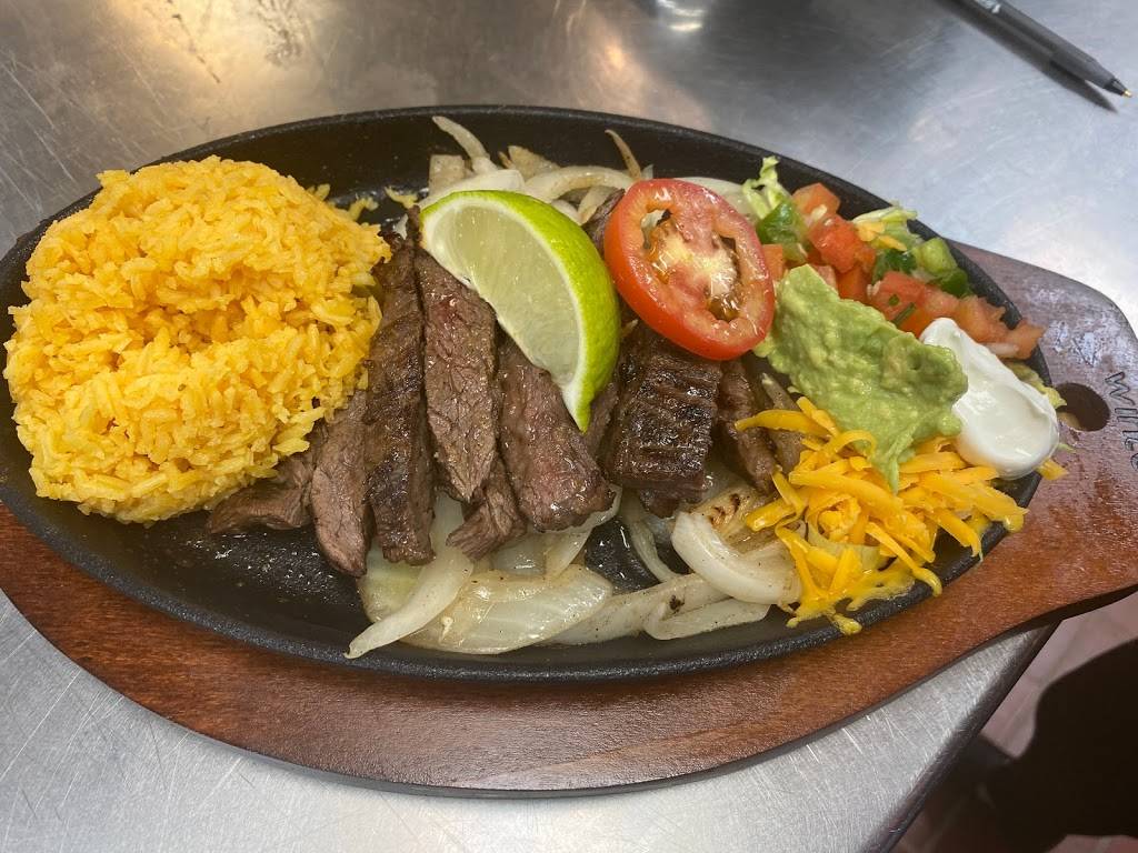 Viva La Mexicana Bar & Grill | restaurant | 8408 Katy Fwy Suite 100, Houston, TX 77024, USA | 7136374540 OR +1 713-637-4540