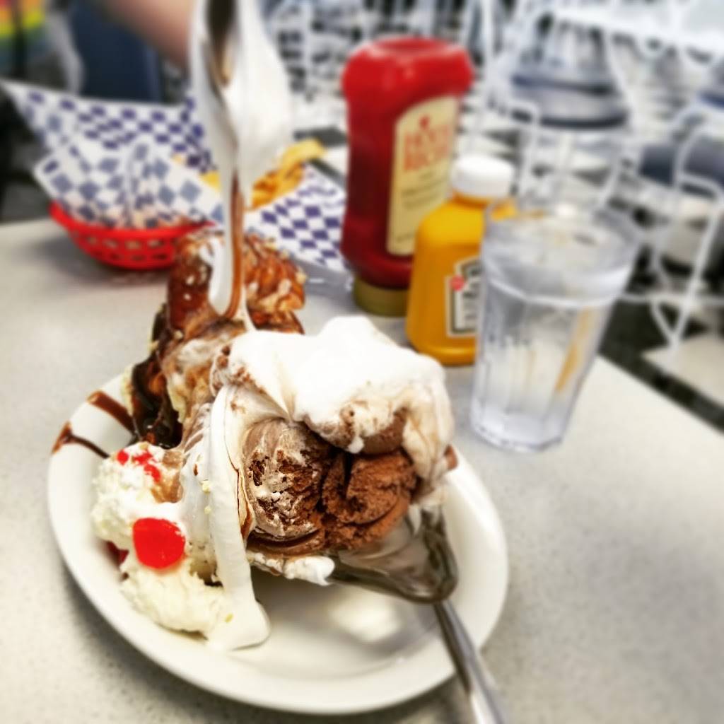 Leatherbys Family Creamery | restaurant | 2333 Arden Way, Sacramento, CA 95825, USA | 9169208382 OR +1 916-920-8382