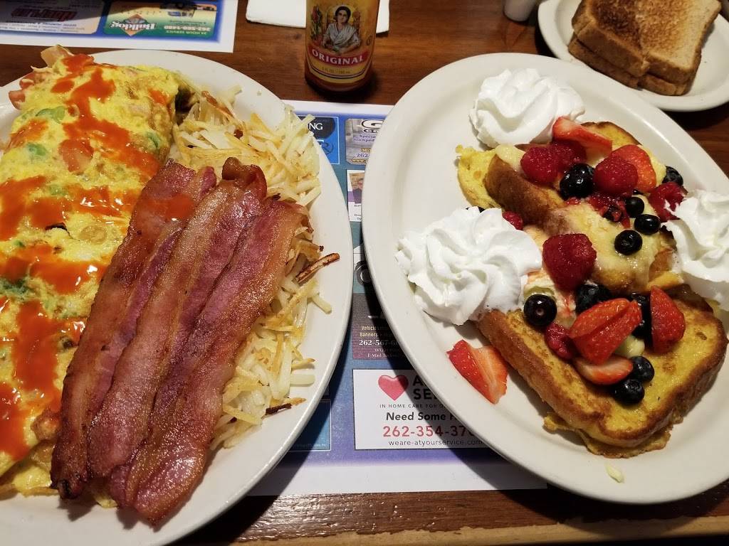 Amalias Family Restaurant | restaurant | 183 E Wisconsin Ave, Oconomowoc, WI 53066, USA | 2625679594 OR +1 262-567-9594