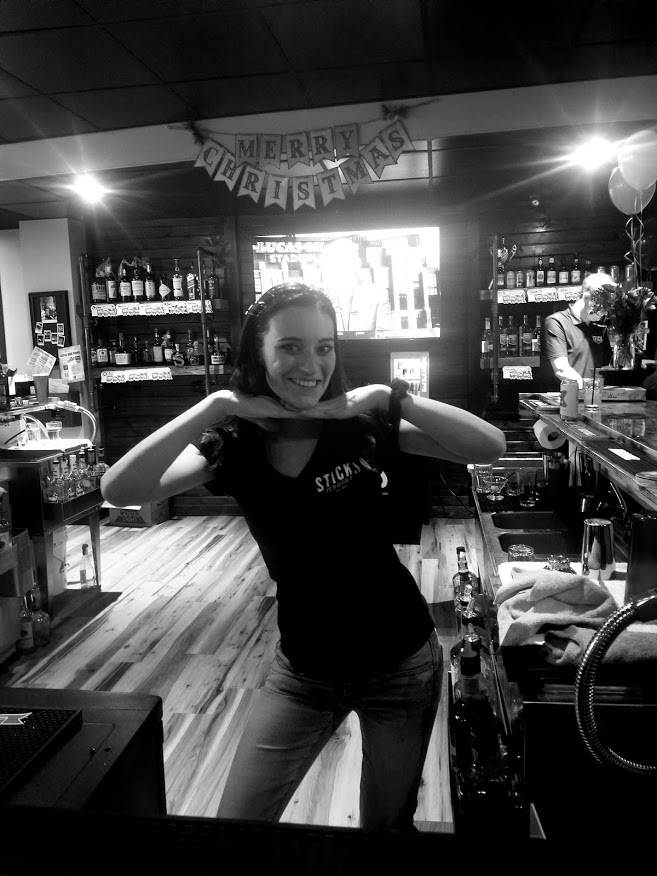 Sticks Pub and Grub | restaurant | 700 Northwest Hwy, Fox River Grove, IL 60021, USA | 8478294163 OR +1 847-829-4163