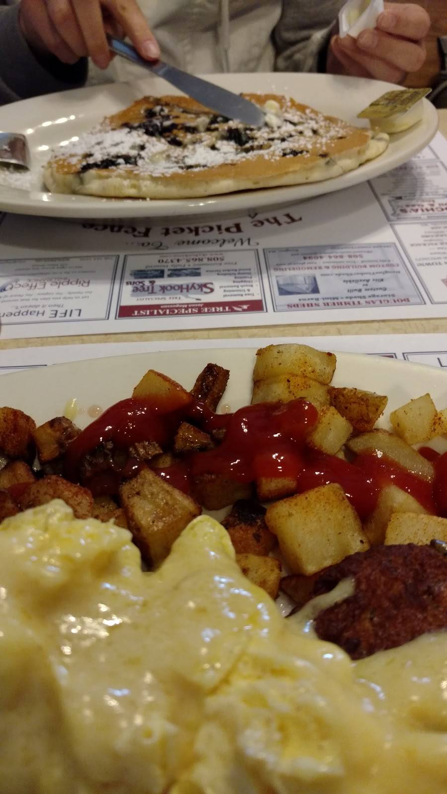 Picket Fence Restaurant | restaurant | 338 NE Main St, Douglas, MA 01516, USA | 5084767990 OR +1 508-476-7990