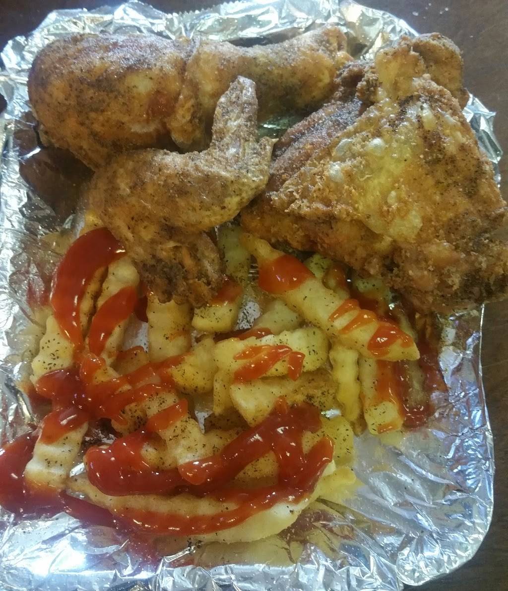 Burger World | restaurant | 105 N 42nd St, East St Louis, IL 62207, USA | 6186469060 OR +1 618-646-9060