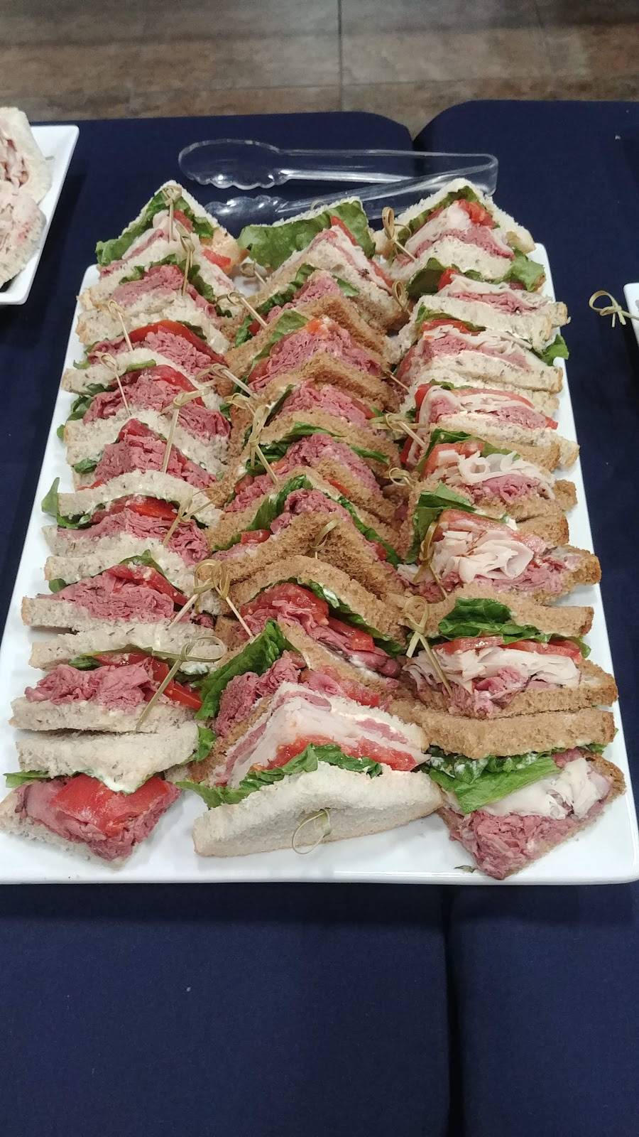 Dellas Cafe | restaurant | 608 Oakfield Dr, Brandon, FL 33511, USA | 8136843354 OR +1 813-684-3354