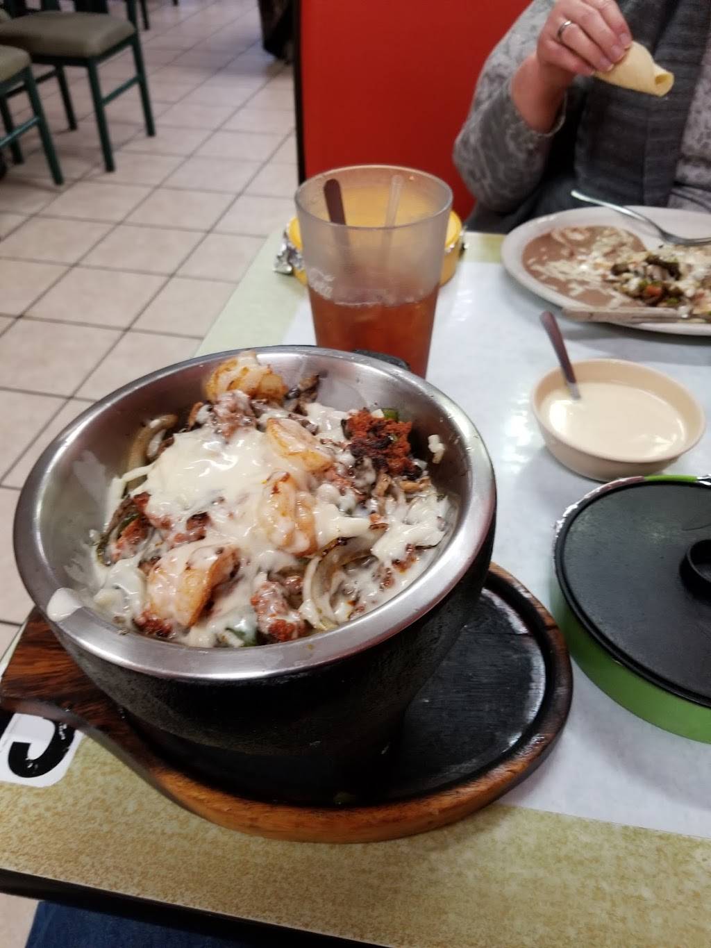 San Luis Mexican Restaurant | restaurant | 830 N Hinckley St, Holdenville, OK 74848, USA | 4053799838 OR +1 405-379-9838