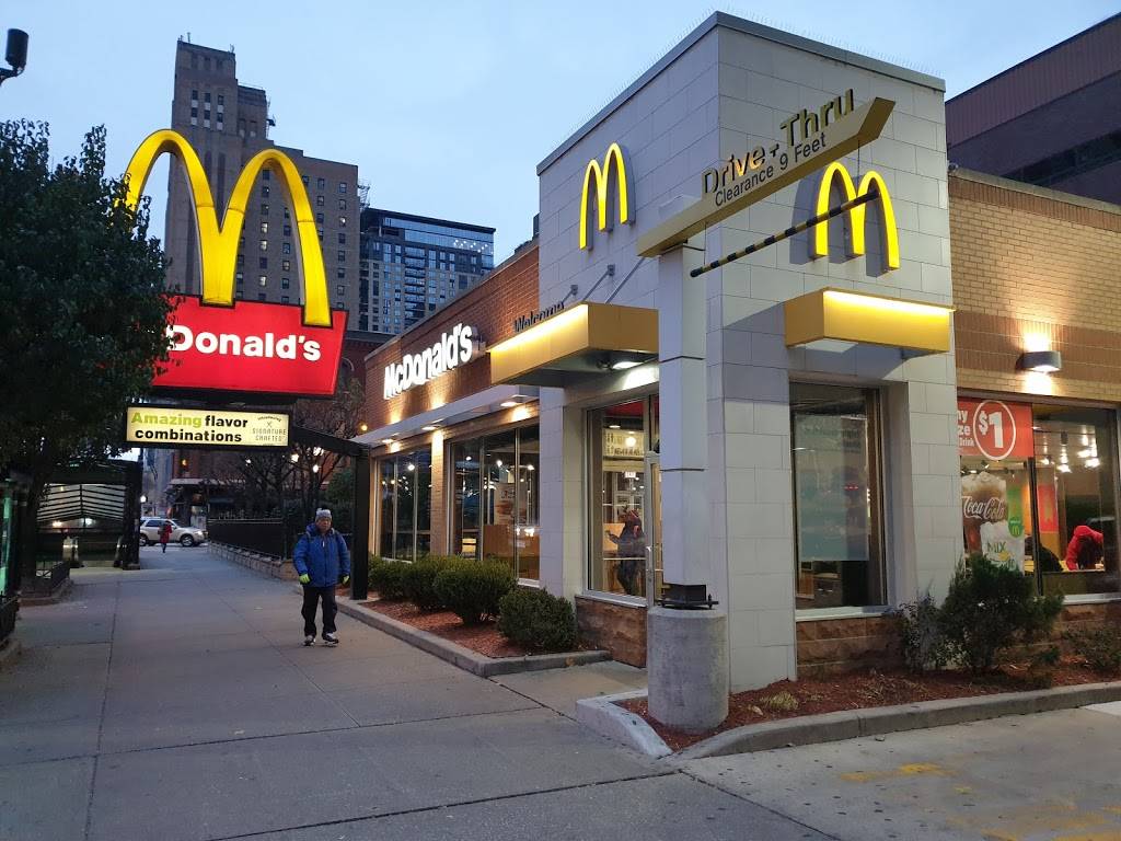 McDonalds | cafe | 10 E Chicago Ave, Chicago, IL 60611, USA | 3126499262 OR +1 312-649-9262