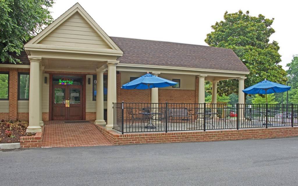 Bourbon Street Bar & Grille | restaurant | 351 York St, Williamsburg, VA 23185, USA | 75722941002407 OR +1 757-229-4100 ext. 2407