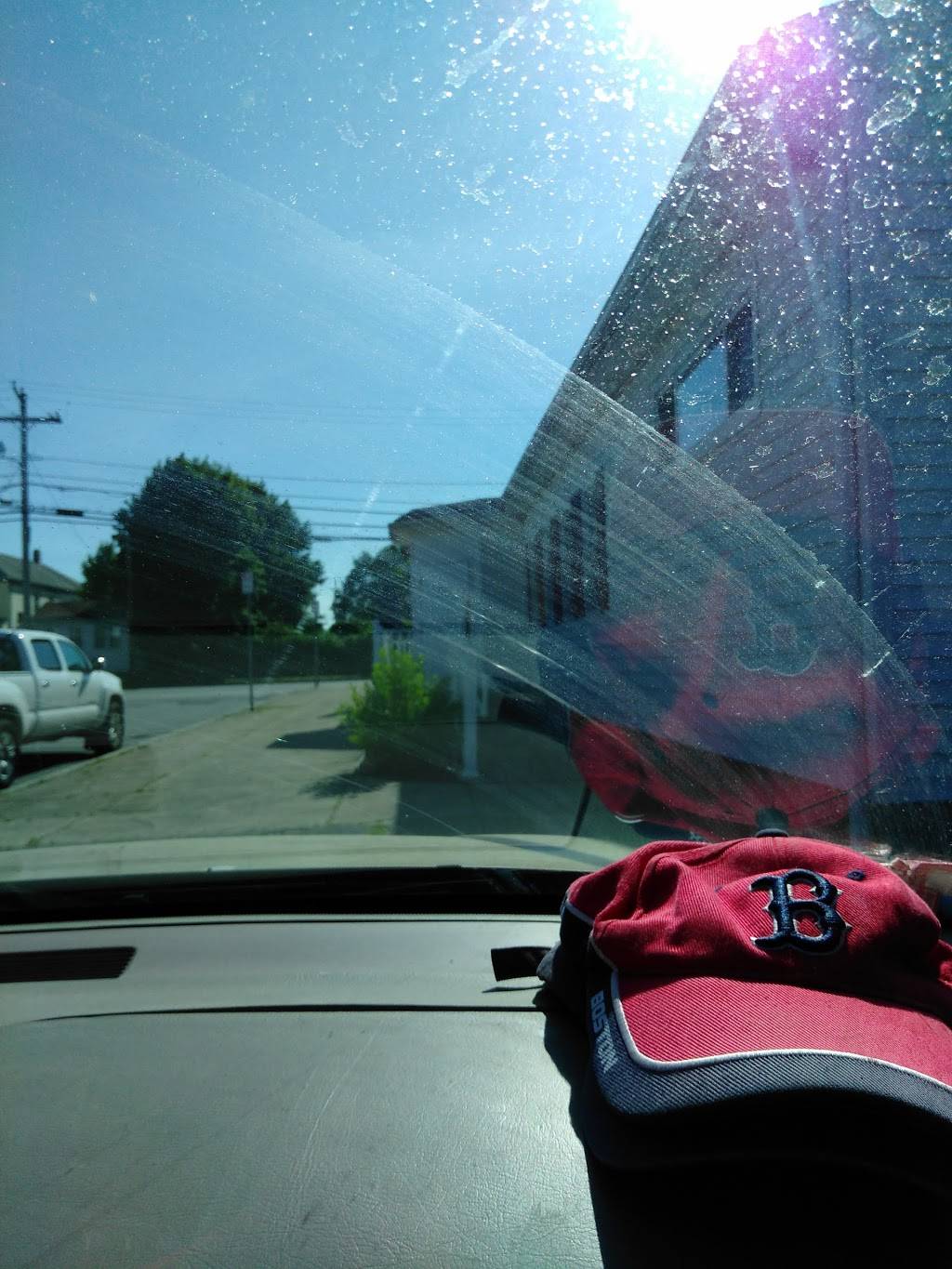 Mikey Bs | restaurant | 989 Victoria St, New Bedford, MA 02745, USA | 5089850002 OR +1 508-985-0002