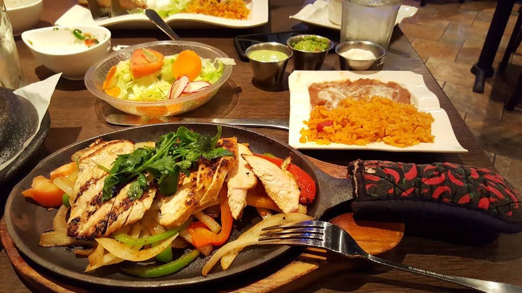 El Maestro | restaurant | 1057 Blossom Hill Rd, San Jose, CA 95123, USA | 4082663211 OR +1 408-266-3211