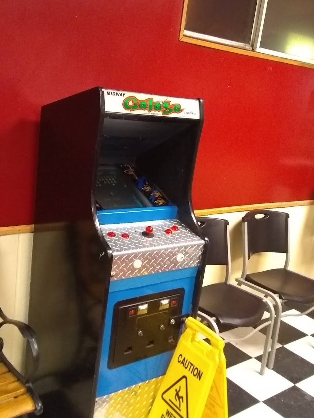 Carmens Pizza | restaurant | 1861 Youngstown Rd SE, Warren, OH 44484, USA | 3303692125 OR +1 330-369-2125