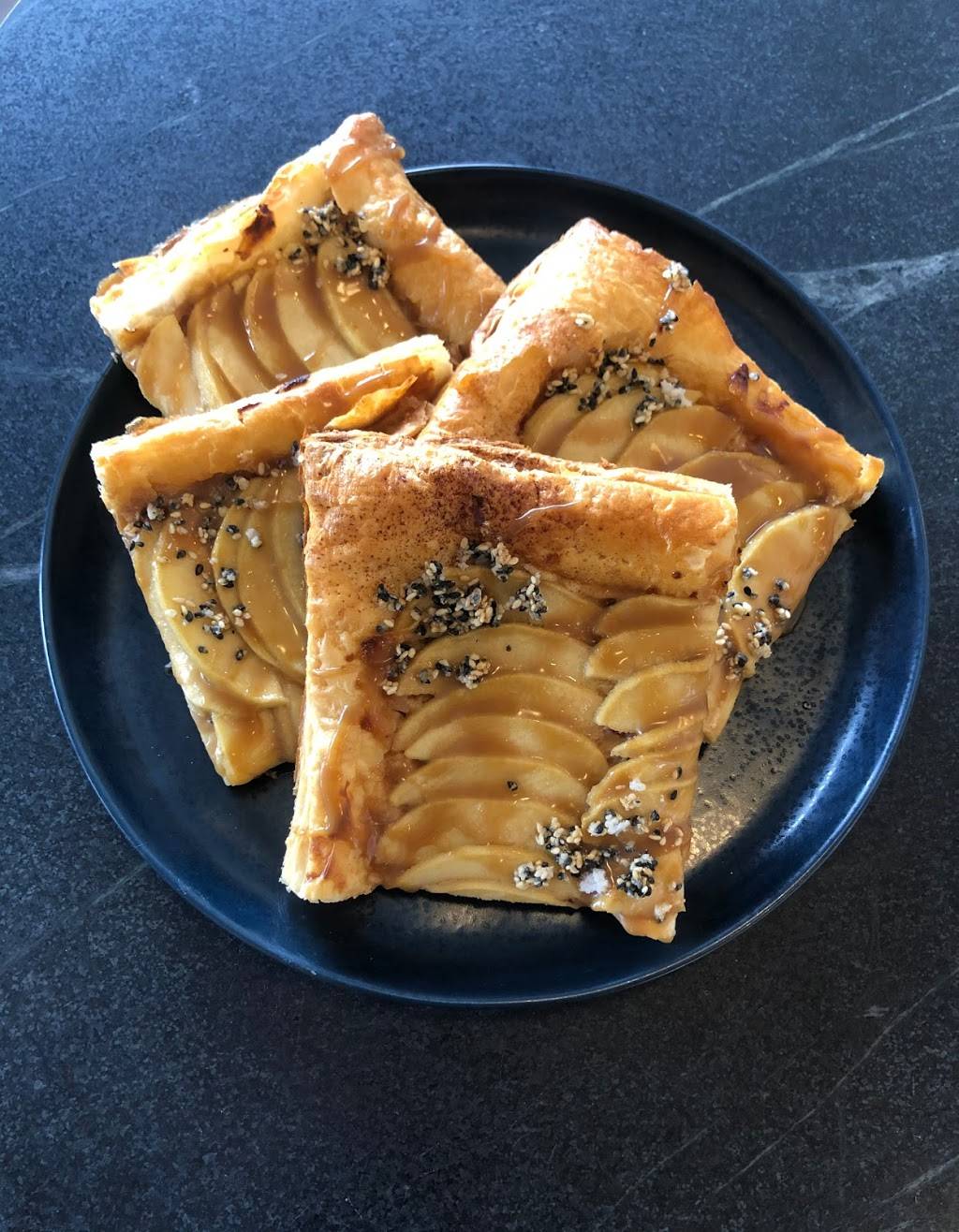 Roze Pony | restaurant | 5133 Harding Pike, Nashville, TN 37205, USA | 6159425057 OR +1 615-942-5057