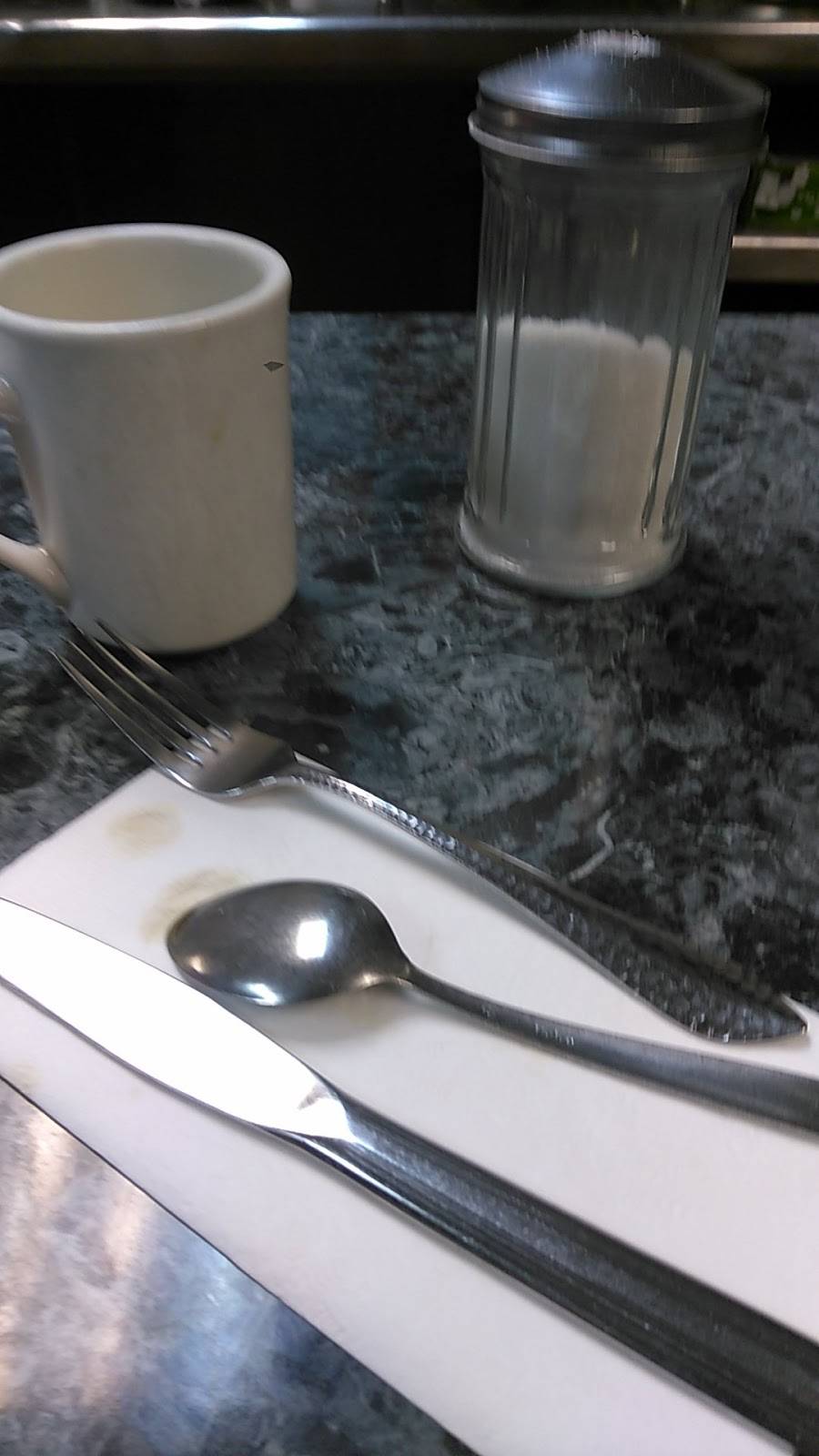 Phenix Square | restaurant | 9 Pleasant St, West Warwick, RI 02893, USA | 4018288110 OR +1 401-828-8110