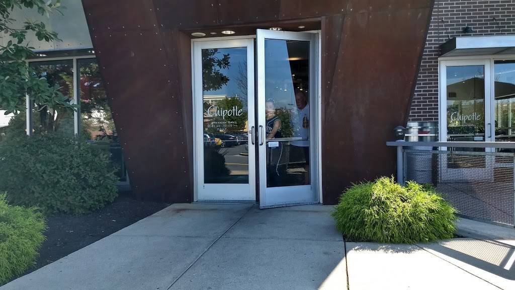 Chipotle Mexican Grill | restaurant | 15500 Excelsior Drive, Bowie, MD 20716, USA | 3012624580 OR +1 301-262-4580