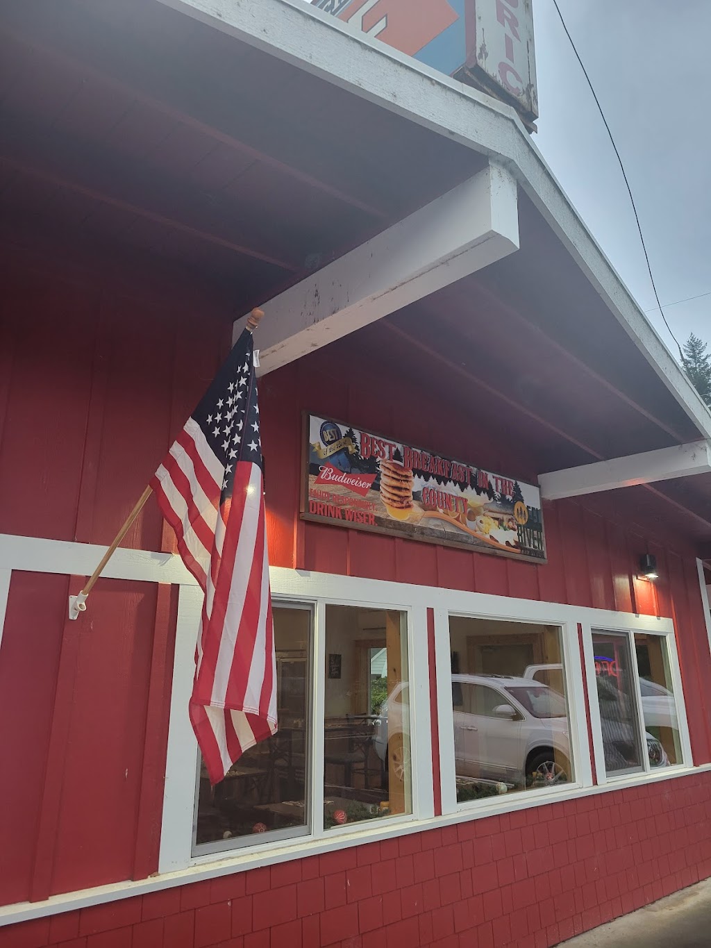 Historic Hiouchi Cafe | restaurant | 2095 US-199, Crescent City, CA 95531, USA | 7074583445 OR +1 707-458-3445