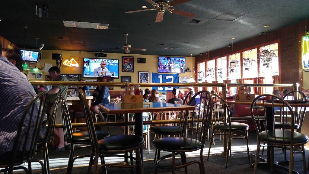 Malarkys Sports Grill | night club | 1025 NW Gilman Blvd, Issaquah, WA 98027, USA | 4253926356 OR +1 425-392-6356